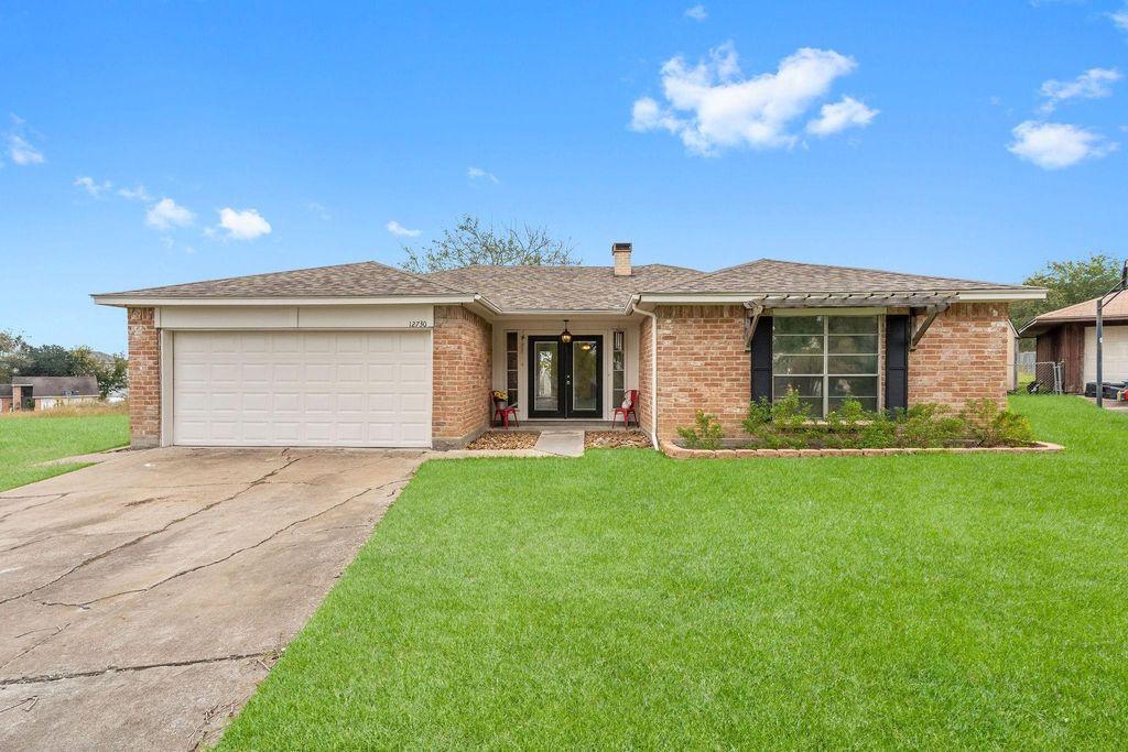 12730 Lake Conroe Hills Drive, Willis, TX 77318