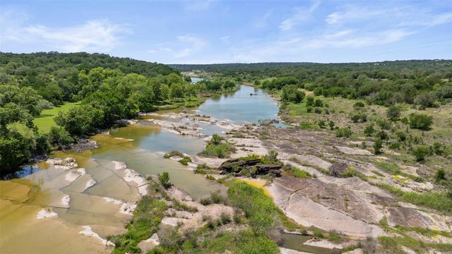 452 River View DR, Johnson City, TX 78636