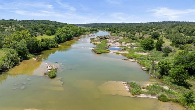 452 River View DR, Johnson City, TX 78636