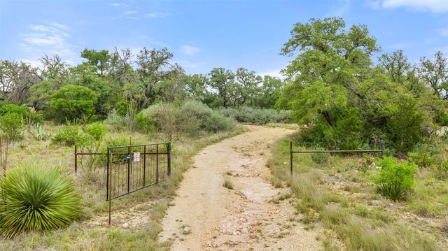 452 River View DR, Johnson City, TX 78636