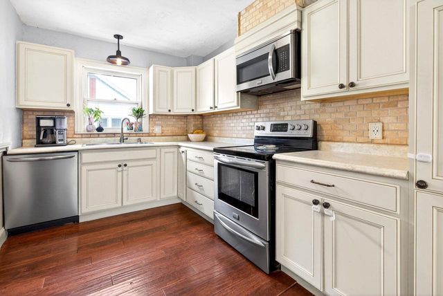 1003 DEPOT STREET, Little Chute, WI 54140