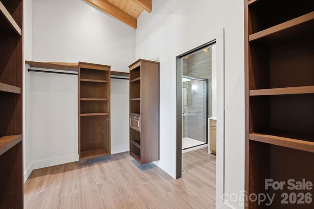 102 Sandpiper Palisades Street, Hendersonville, NC 28792