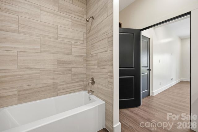 102 Sandpiper Palisades Street, Hendersonville, NC 28792