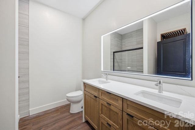 102 Sandpiper Palisades Street, Hendersonville, NC 28792