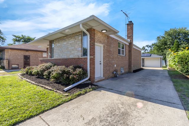 930 E 161st Place, South Holland, IL 60473