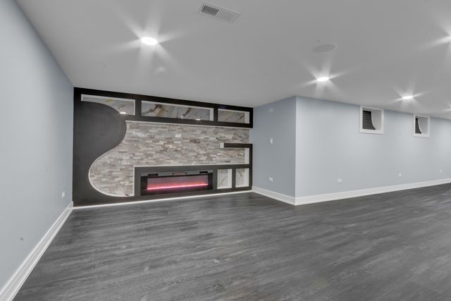 930 E 161st Place, South Holland, IL 60473