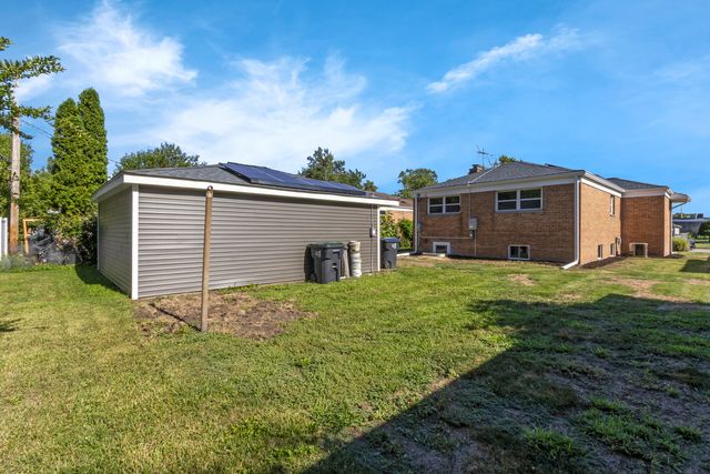 930 E 161st Place, South Holland, IL 60473