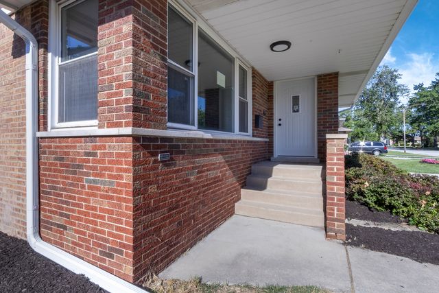 930 E 161st Place, South Holland, IL 60473