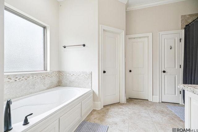 16357 Parker Place Dr, Prairieville, LA 70769