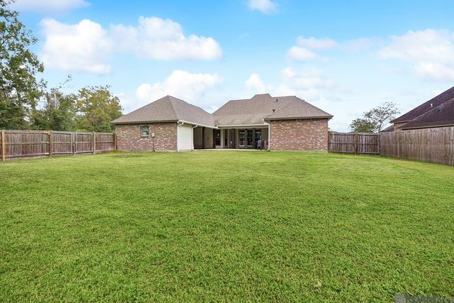 16357 Parker Place Dr, Prairieville, LA 70769