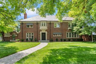 433 N Crestway St, Wichita, KS 67208