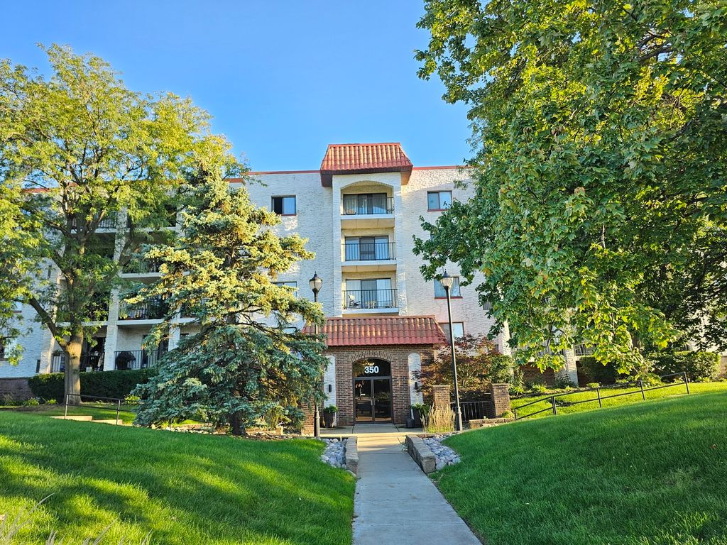 350 Plum Creek Drive 305, Wheeling, IL 60090 — exterior