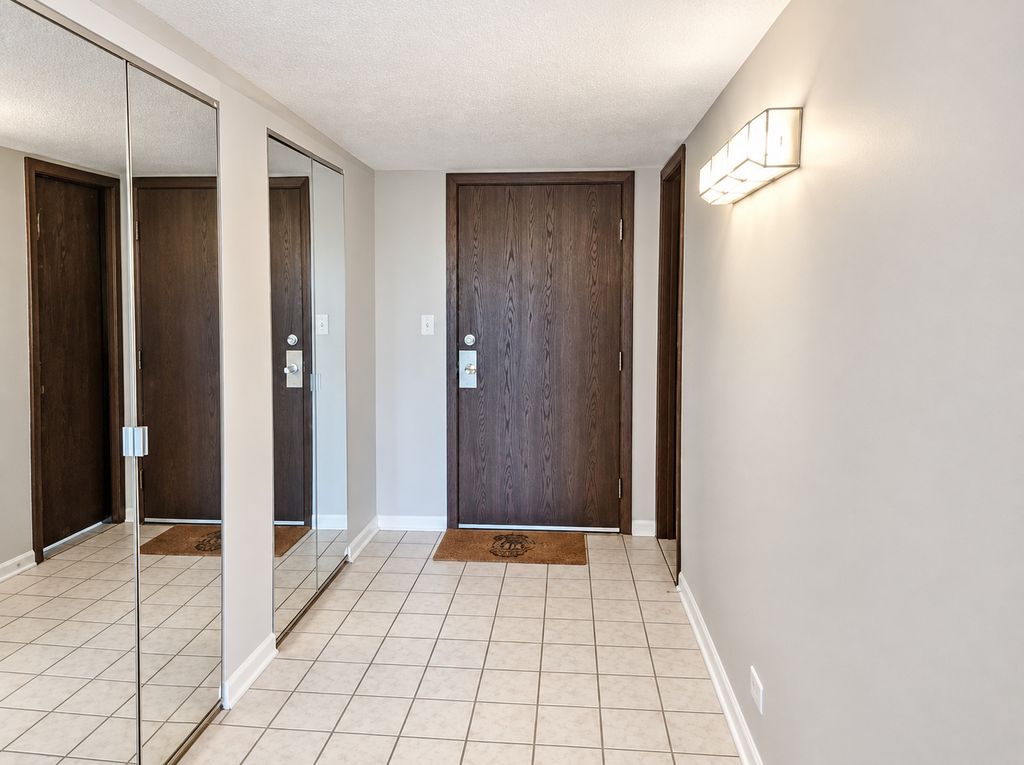 350 Plum Creek Drive 305, Wheeling, IL 60090 — photo 2