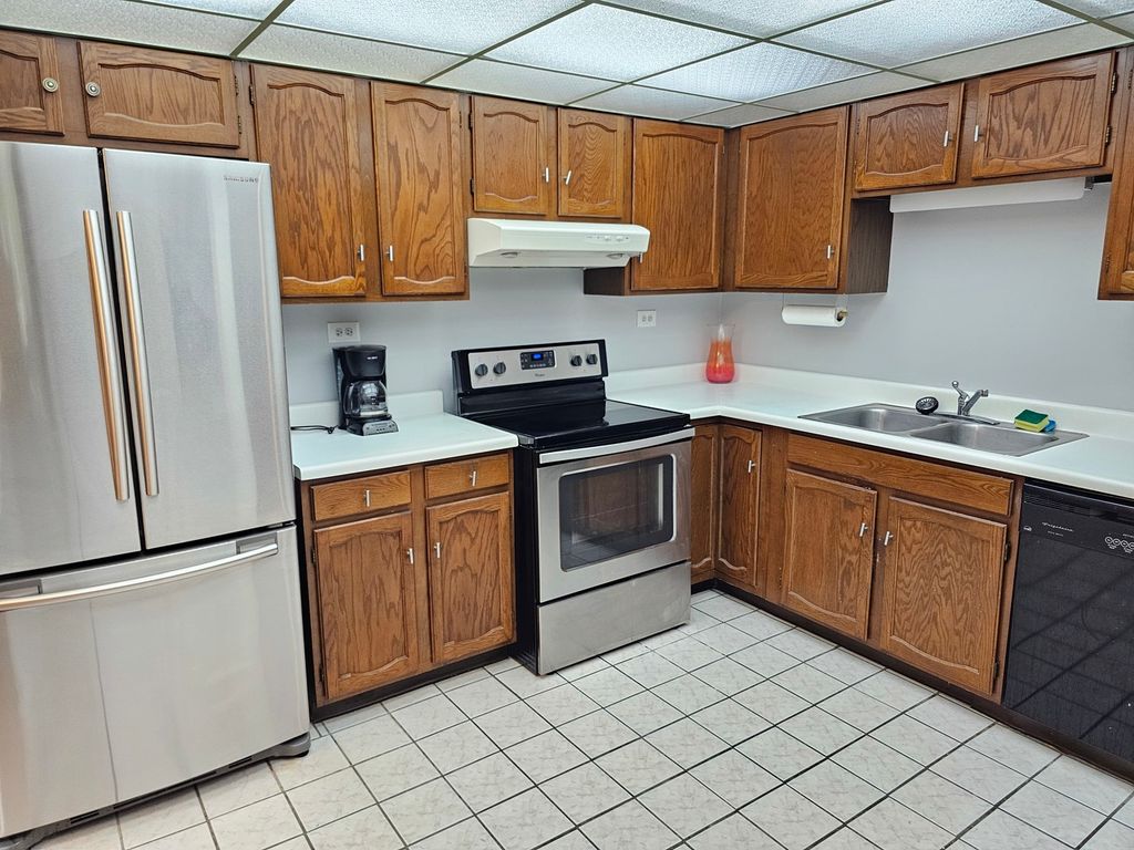 350 Plum Creek Drive 305, Wheeling, IL 60090 — photo 3