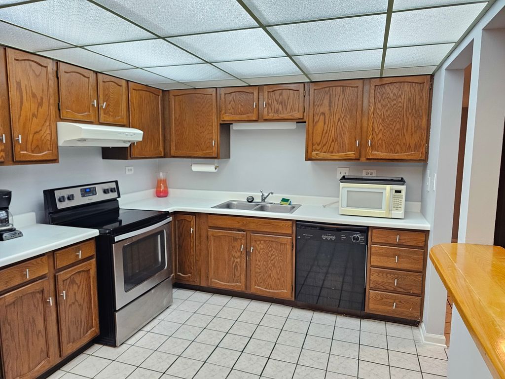 350 Plum Creek Drive 305, Wheeling, IL 60090 — photo 4