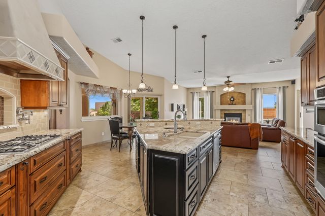 10901 Pasquale Drive NW, Albuquerque, NM 87114