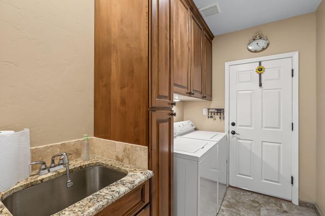 10901 Pasquale Drive NW, Albuquerque, NM 87114