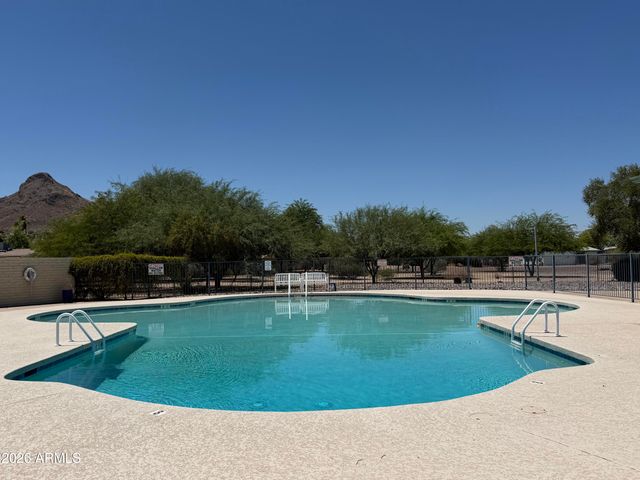2354 E BETTY ELYSE Lane, Phoenix, AZ 85022