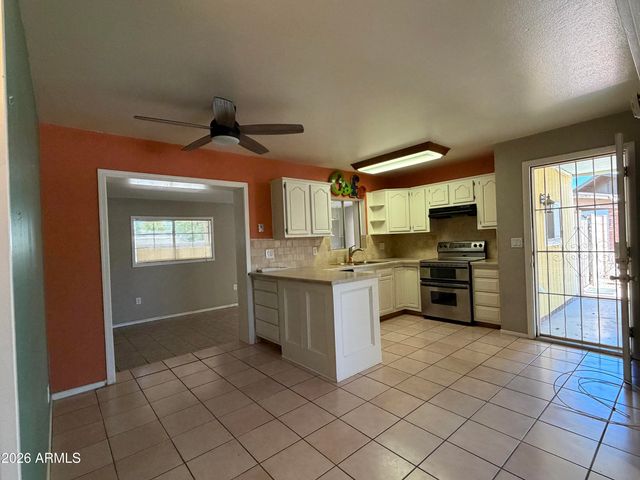 2354 E BETTY ELYSE Lane, Phoenix, AZ 85022