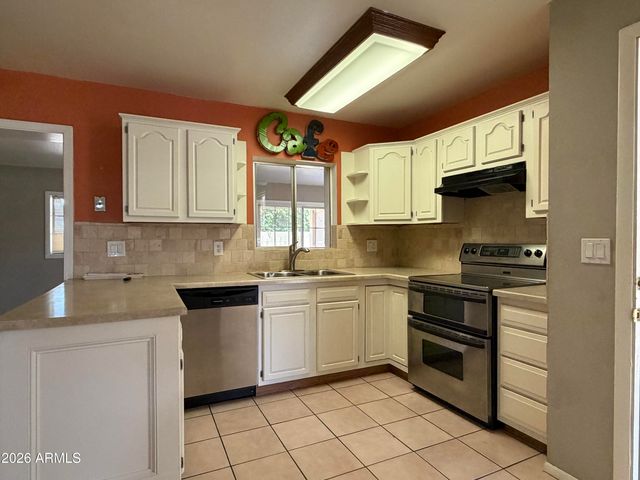 2354 E BETTY ELYSE Lane, Phoenix, AZ 85022