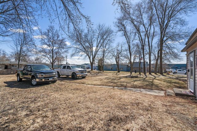 140 Davis Street S, Cambridge, MN 55008