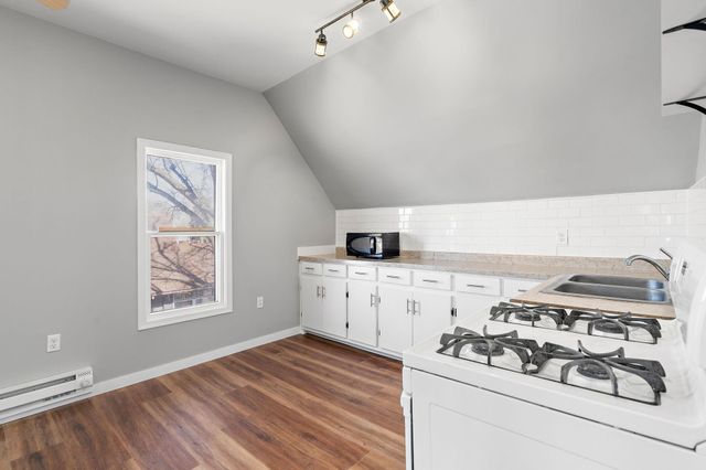140 Davis Street S, Cambridge, MN 55008