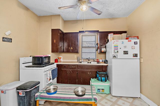 140 Davis Street S, Cambridge, MN 55008