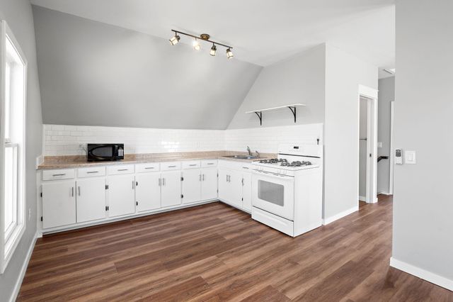 140 Davis Street S, Cambridge, MN 55008