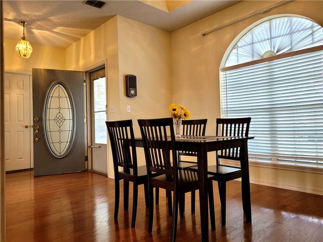 4914 Kerrville Dr, Corpus Christi, TX 78413