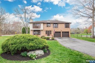 1 Old Timbers Court, Roxbury Township, NJ 07847