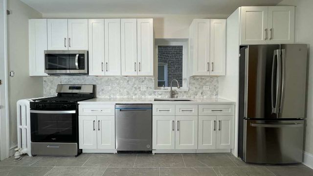 2734 W Winnemac Avenue 2, Chicago, IL 60625