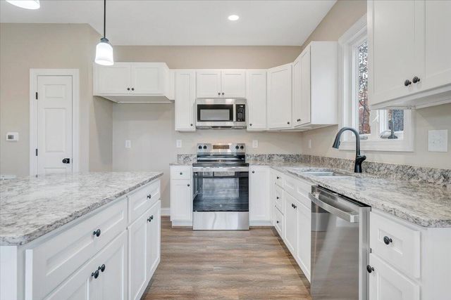 722 Belle Isle DR, Union Hall, VA 24176