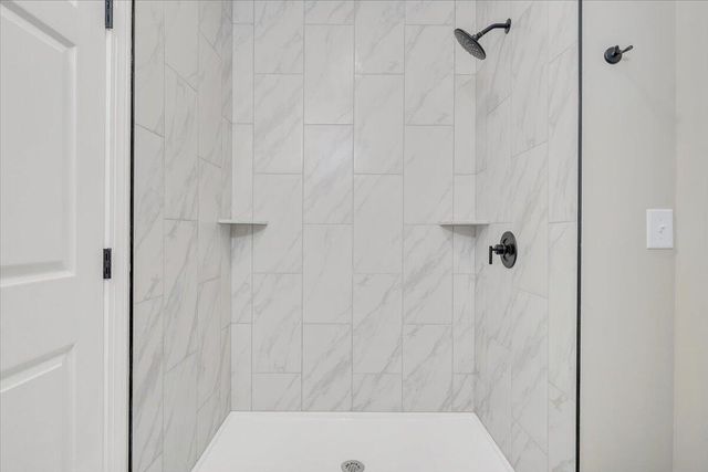 722 Belle Isle DR, Union Hall, VA 24176