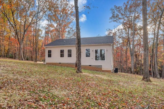 722 Belle Isle DR, Union Hall, VA 24176