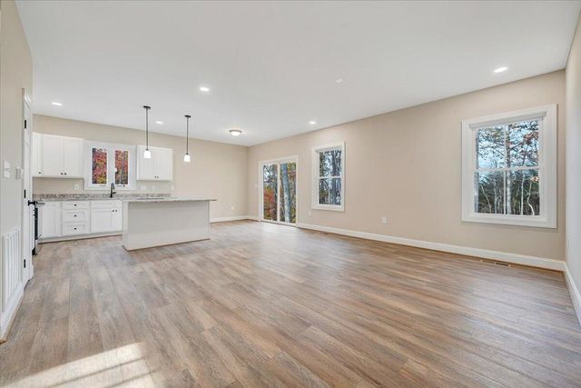 722 Belle Isle DR, Union Hall, VA 24176