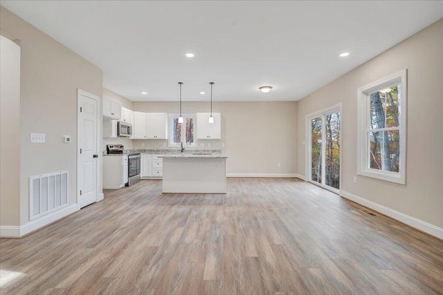 722 Belle Isle DR, Union Hall, VA 24176