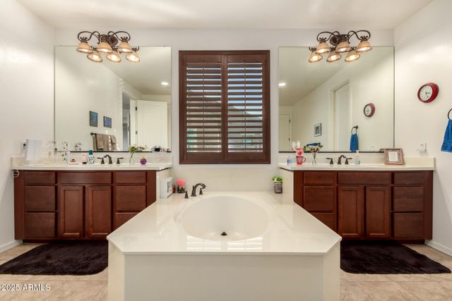 2247 N BEVERLY Place, Buckeye, AZ 85396