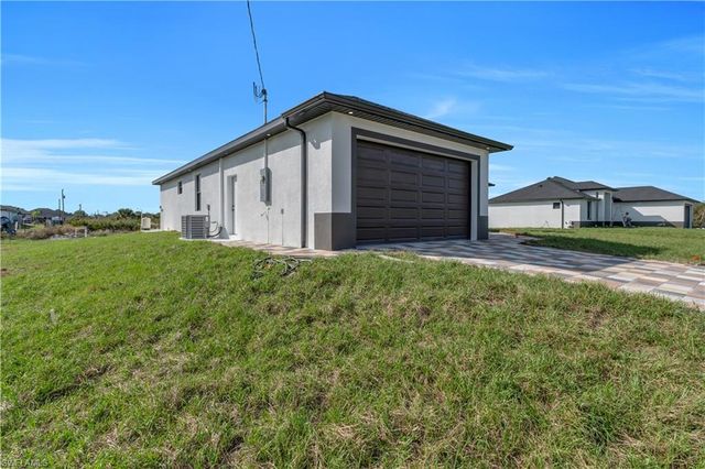 1304 Lee AVE, Lehigh Acres, FL 33972