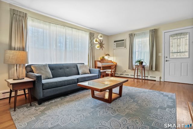 184 Greenway Street, Hamden, CT 06517