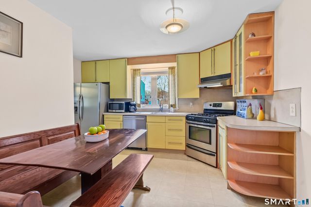 184 Greenway Street, Hamden, CT 06517