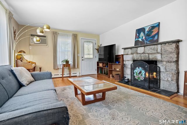 184 Greenway Street, Hamden, CT 06517