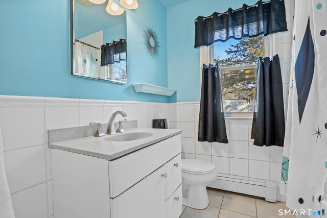 184 Greenway Street, Hamden, CT 06517