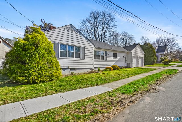 184 Greenway Street, Hamden, CT 06517