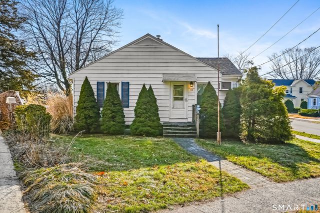 184 Greenway Street, Hamden, CT 06517