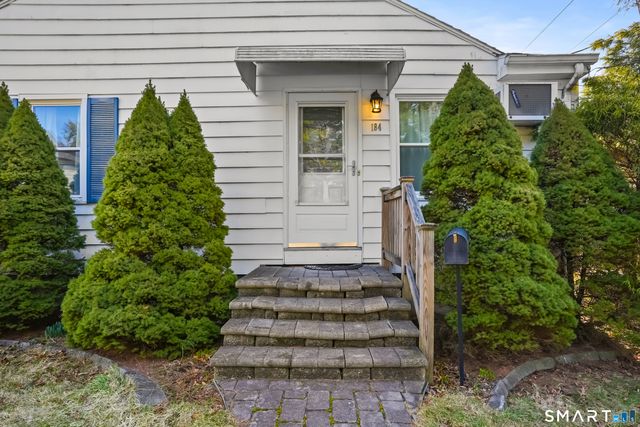 184 Greenway Street, Hamden, CT 06517