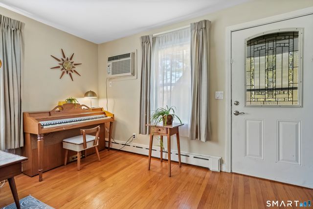 184 Greenway Street, Hamden, CT 06517