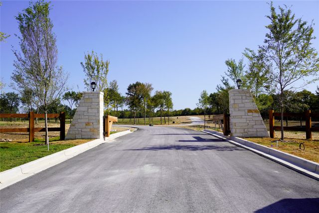 422 Timberland Heights, Windom, TX 75492