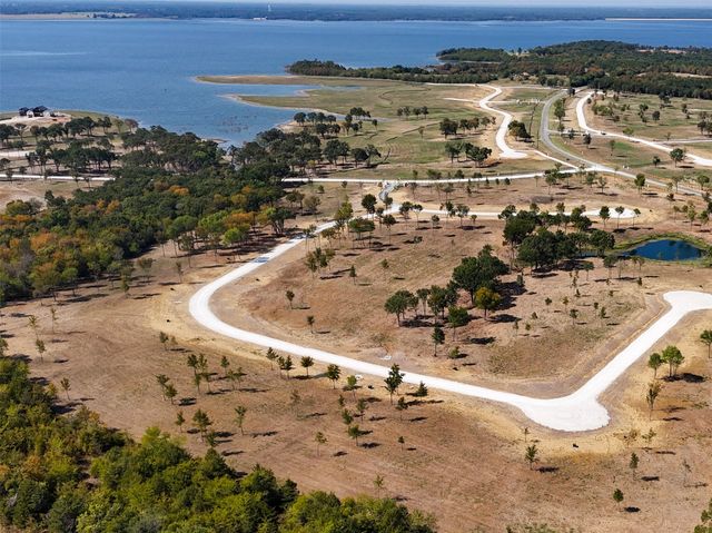 422 Timberland Heights, Windom, TX 75492