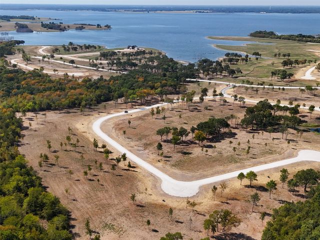 422 Timberland Heights, Windom, TX 75492