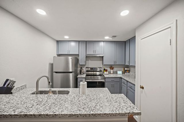 11711 Memorial Drive 276, Houston, TX 77024